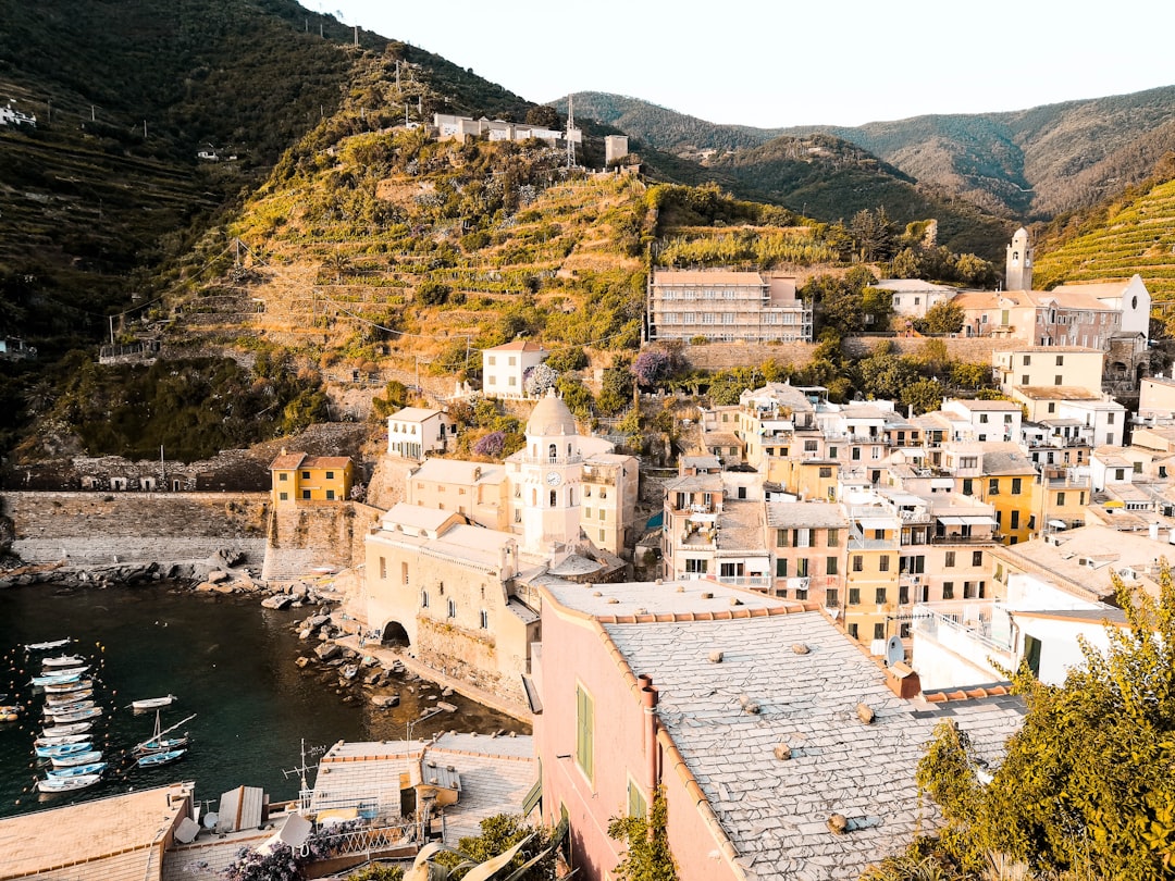 Embracing Nature: The Therapeutic Benefits of Outdoor Travel Embracing Nature: The Therapeutic Benefits of Outdoor Travel